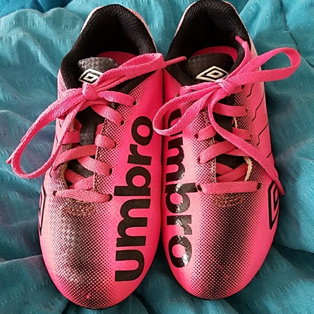 Umbro girls cleats sz 12